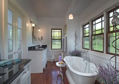 Separate vanities provide balance, Hiawassee, Georgia