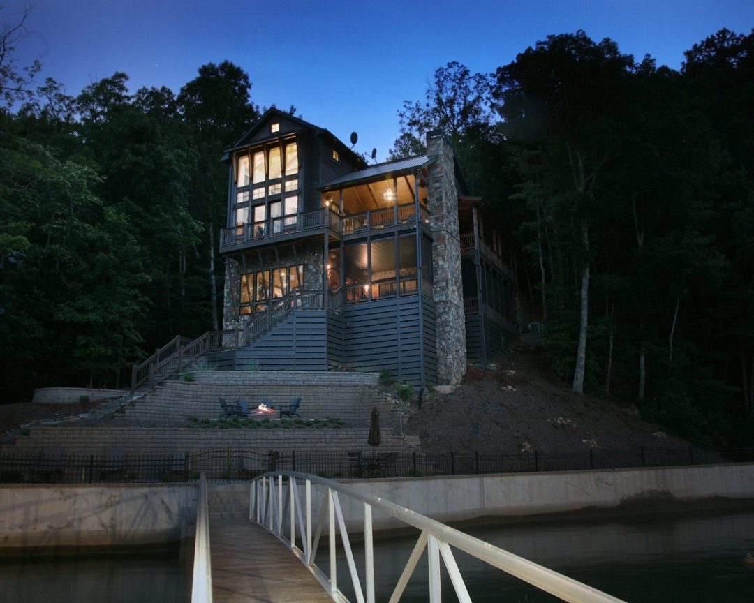 Lake Bluff Lodge